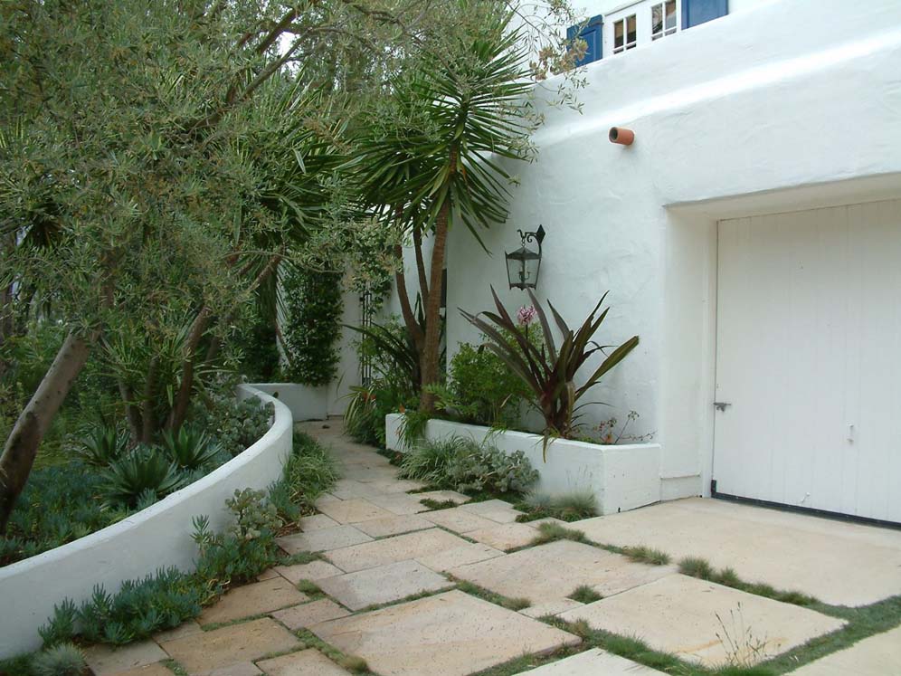 Cal Greek Entryway